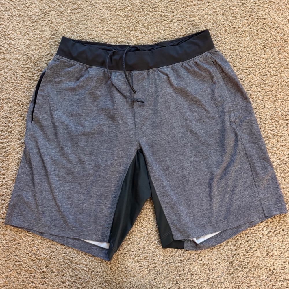 Lululemon T.H.E. Short Linerless 9"
Heathered Texture Printed Greyt Deep Coal XL